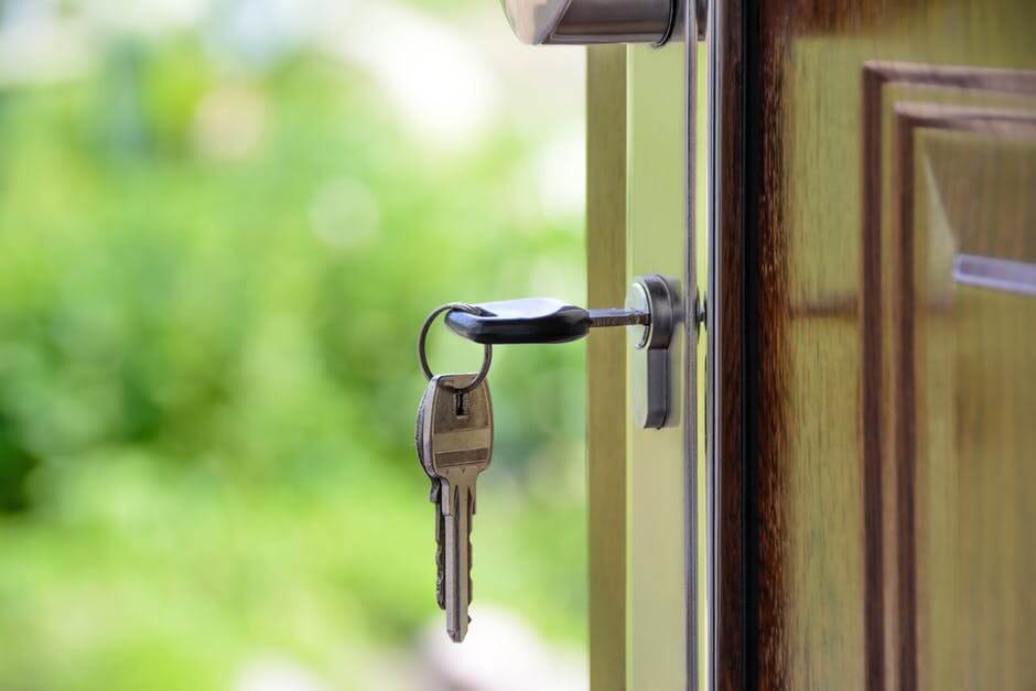 The Key to Safety: 9 Signs It’s Time for You to Replace Your Door Locks