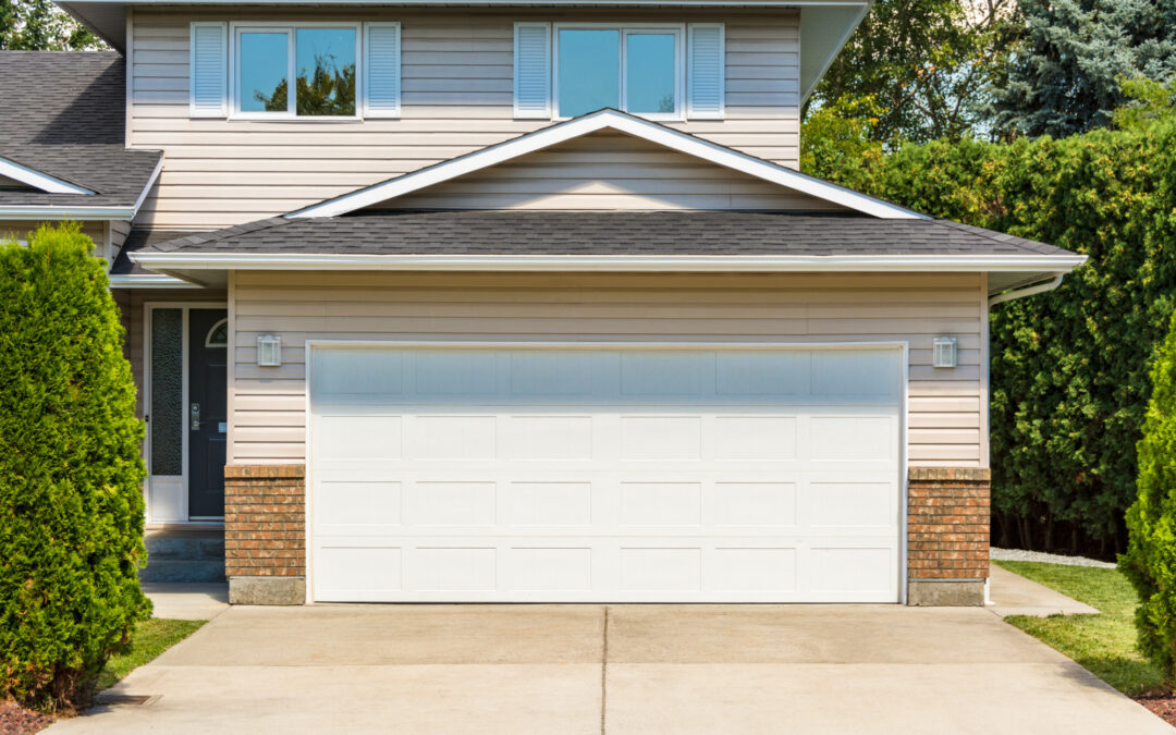 How to Hire the Right Garage Door Repair Service