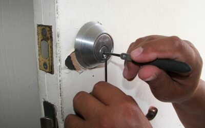 Professional Locksmith Services: What They Offer and the Benefits of Using a Professional Locksmith