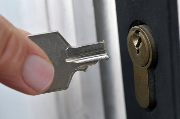 Problem With A Broken Key In Close-Up Repair Broken Key in Lock by 512 Locksmith in Austin TX
