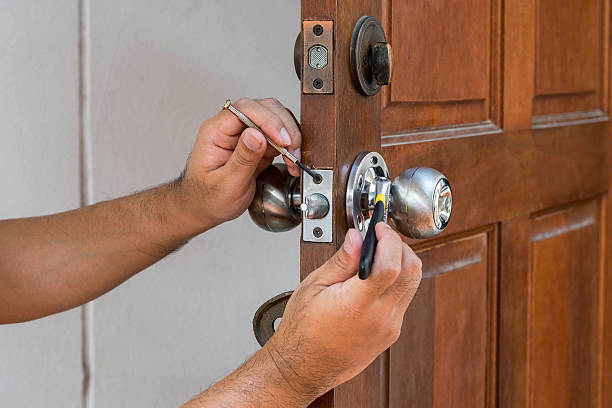 Wood Door And Locksmith Maintain Silver Knob Residential Locksmith Austin TX